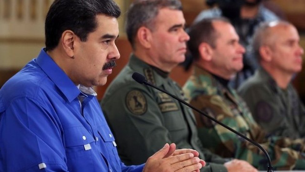 Nicolás Maduro y otros jefes militares