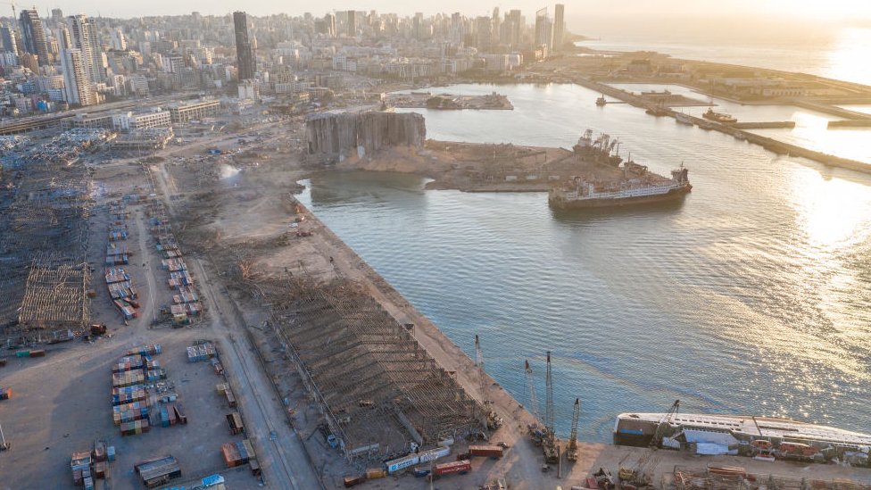 Imagen del puerto de Beirut tras la explosión.