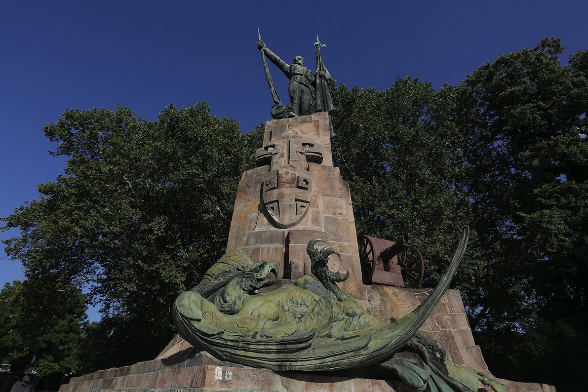 spomenik braniocima beograda
