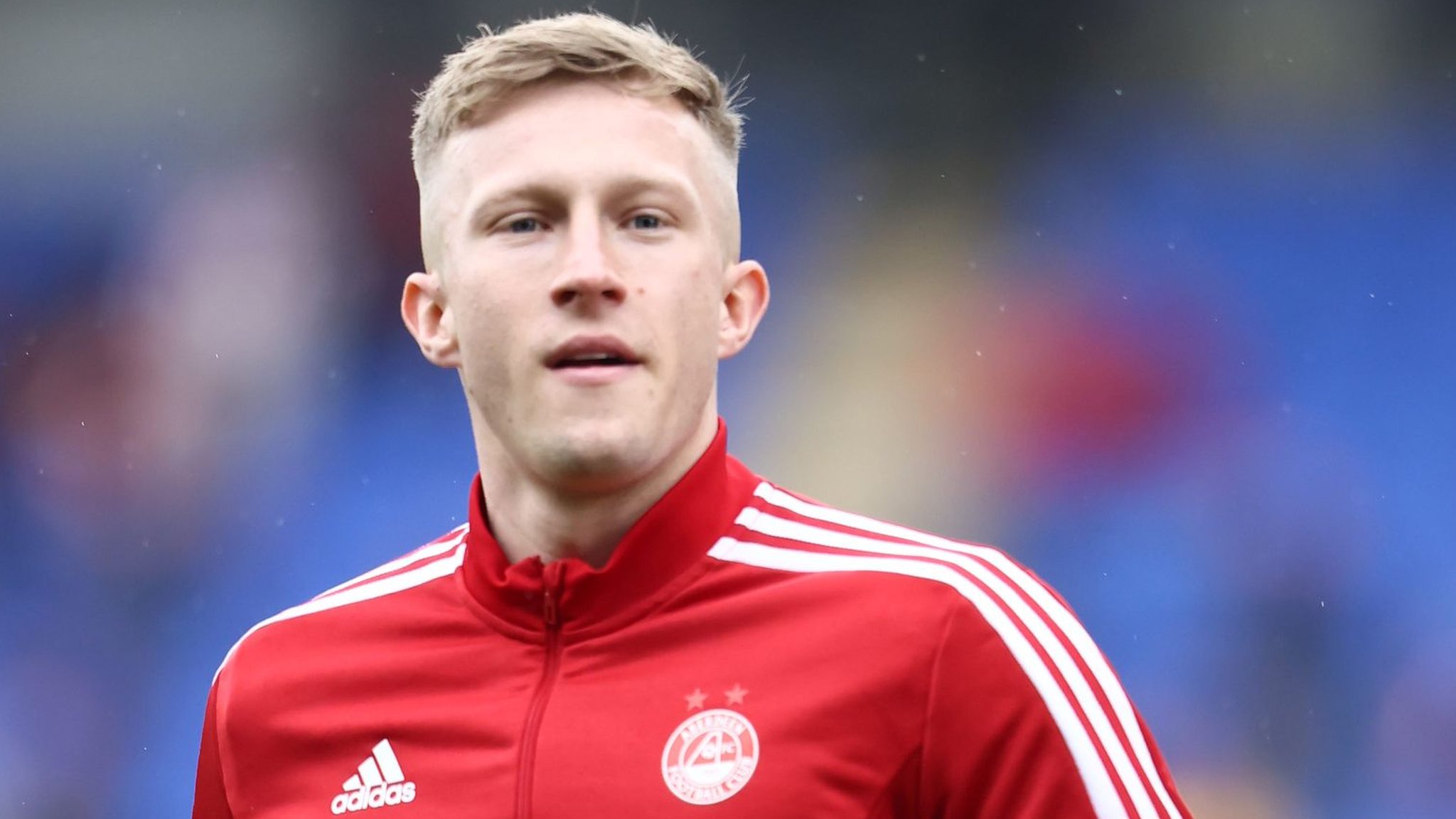 Ross McCrorie: Bristol City sign defender from Aberdeen for undisclosed fee  - BBC Sport