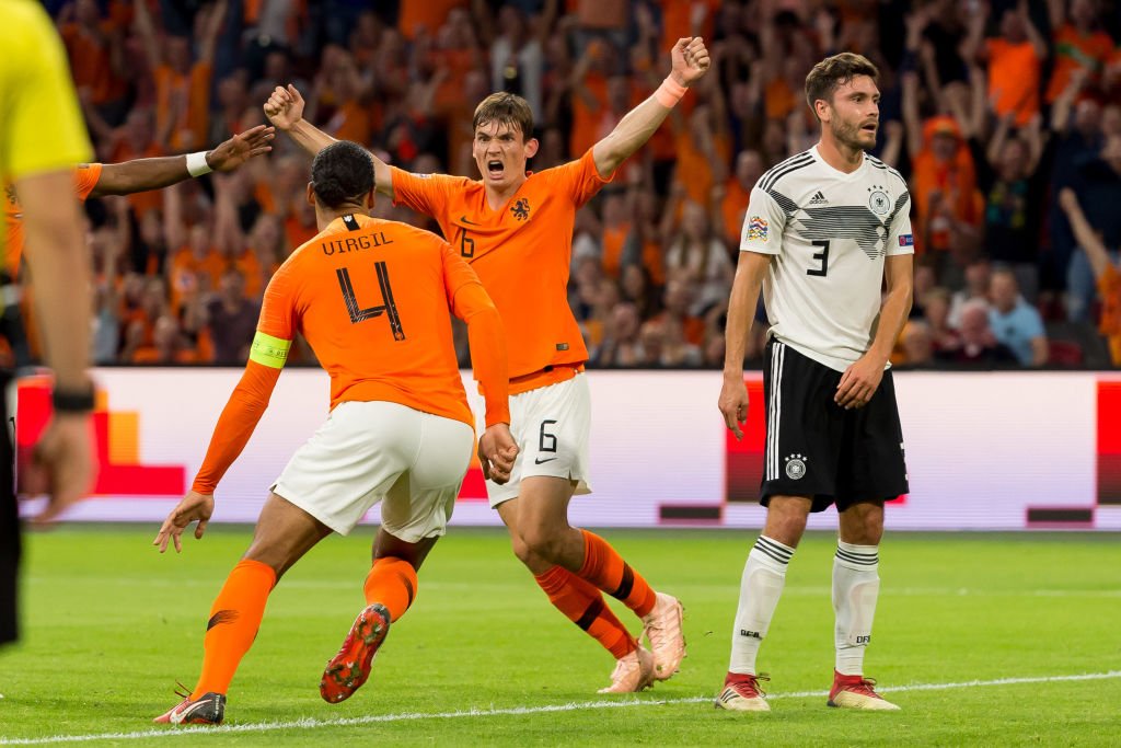 Virgil van Dijk anotó el primer gol para Alemania.
