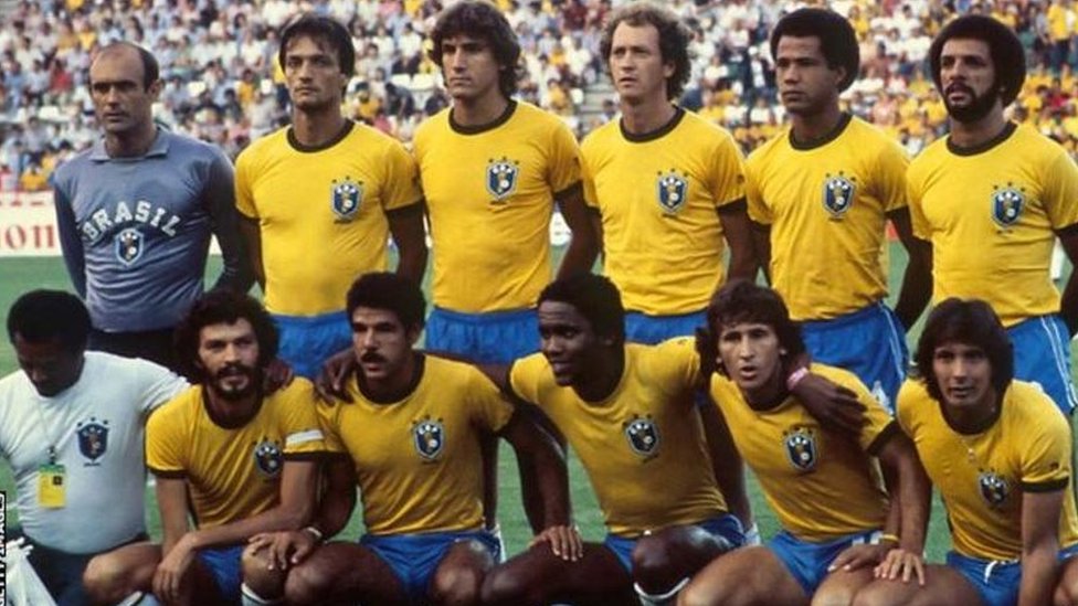 [출처: Getty Images] 1982년 브라질 대표팀 스쿼드에는 소크라치스(앞열, 왼쪽에서 두 번째)와 지쿠(앞열, 오른쪽에서 두 번째)가 있었다.