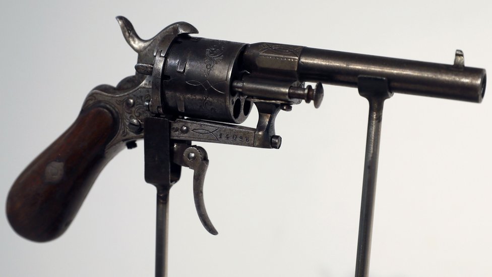 Revolver kojim je Verlen pokušao da ubije svog ljubavnika prodat je na aukciji 2016. godine