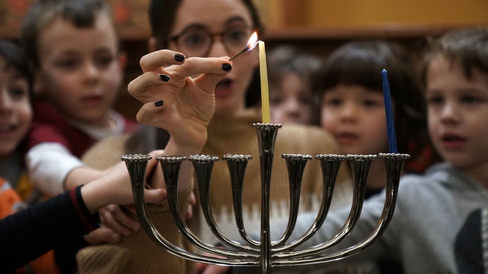 Hanukkah en qué consiste esta fiesta fiesta judía y cómo se celebra