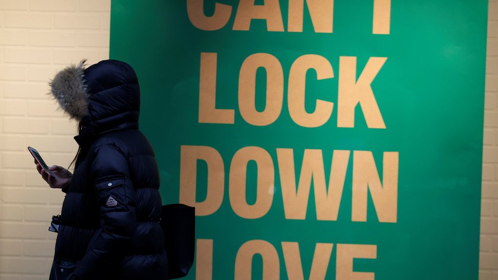 Lockdown sign in Liverpool