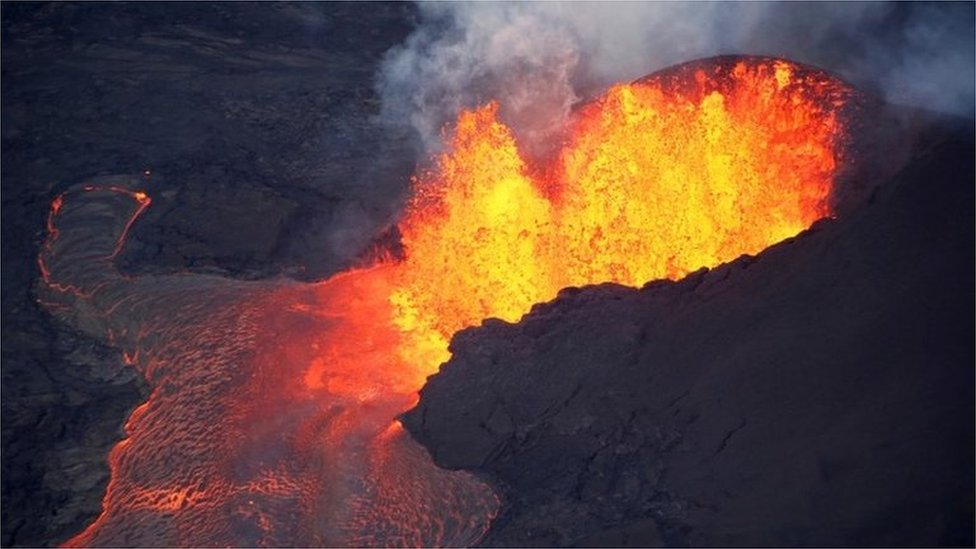 Gunung Kilauea Muntahkan Lava
