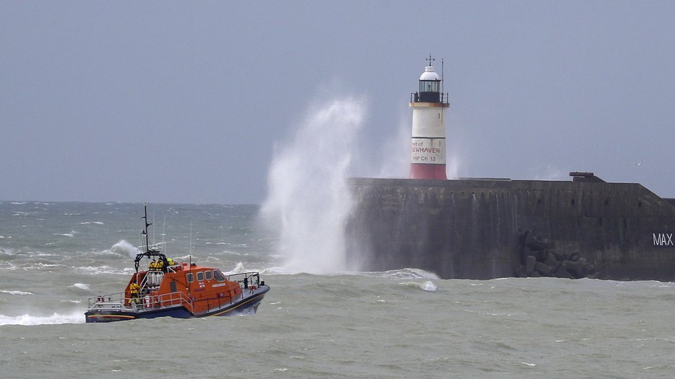 Search for missing fishermen at Newhaven