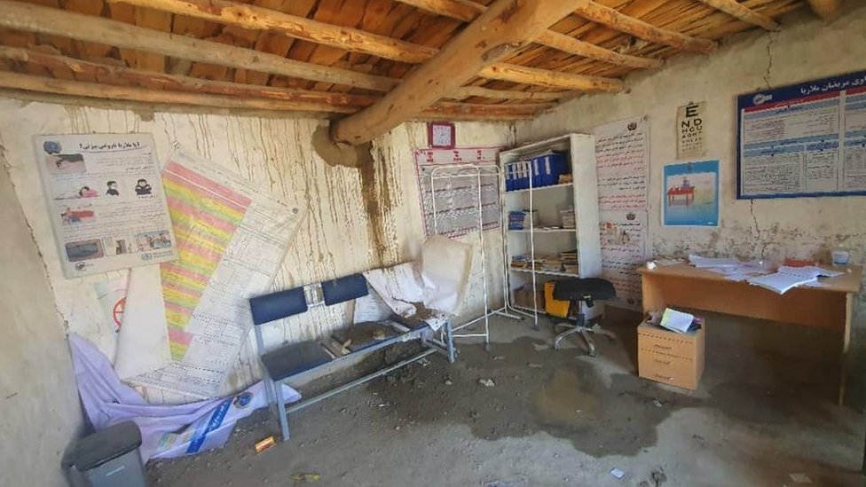 Interior de las instalaciones dañadas de la clínica en Gyan
