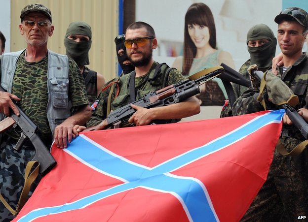 En 2014, separatistas prorrusos en Donetsk enarbolaron la bandera zarista de la "Novorossiya"
