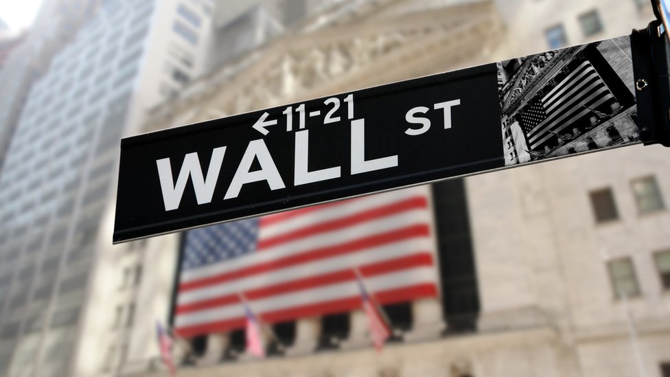 Señal de Wall Street en la calle
