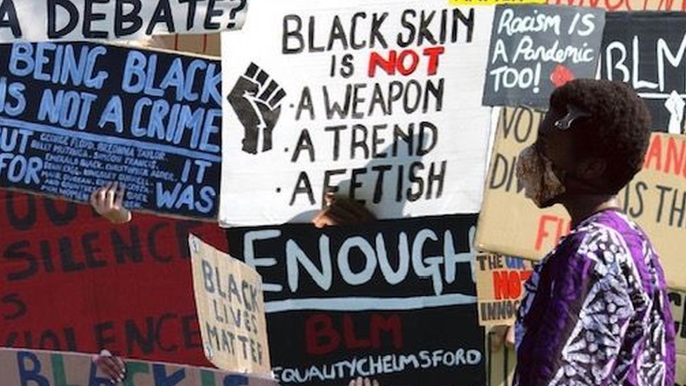Плакаты на протесте Chelmsford Black Lives Matter