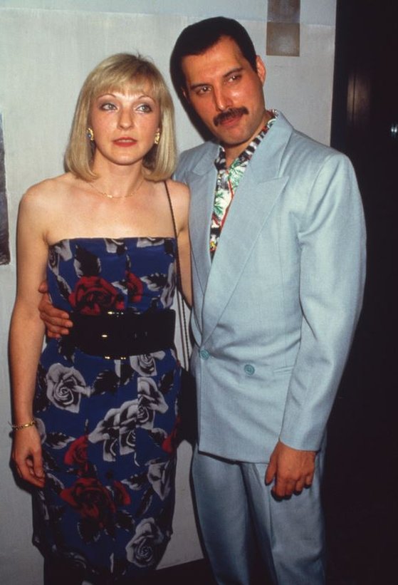 Mary Austin con Freddie Mercury en 1986