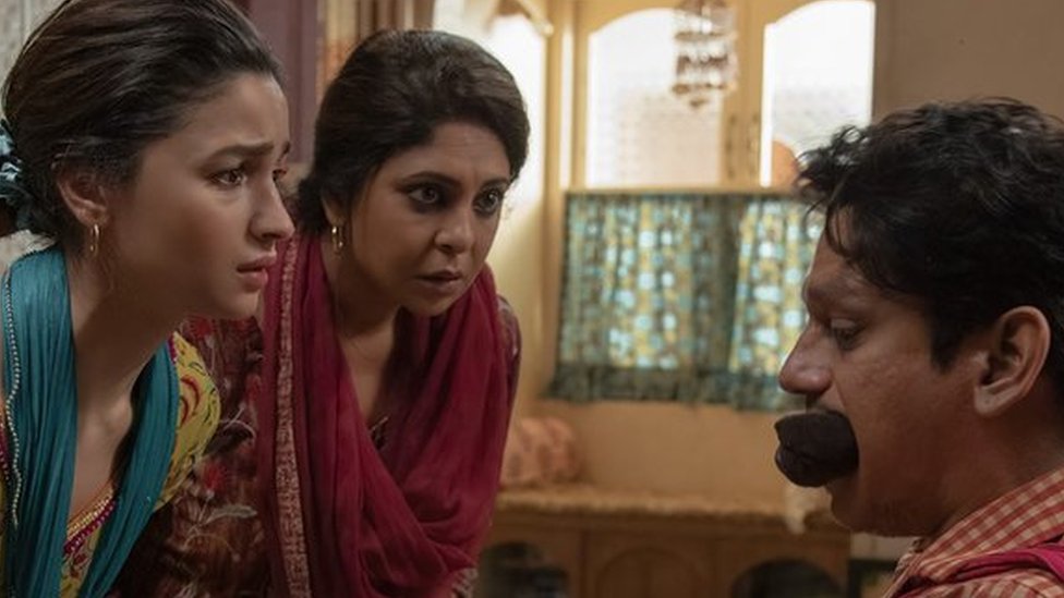 Alia Bhatti New Xnxx - Darlings: Alia Bhatt and Vijay Varma's domestic violence film wows India -  BBC News
