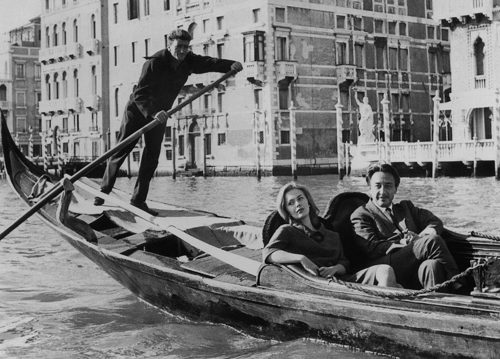 Jean Seberg y Romain Gary en Venecia el 27 de octubre de 1971.