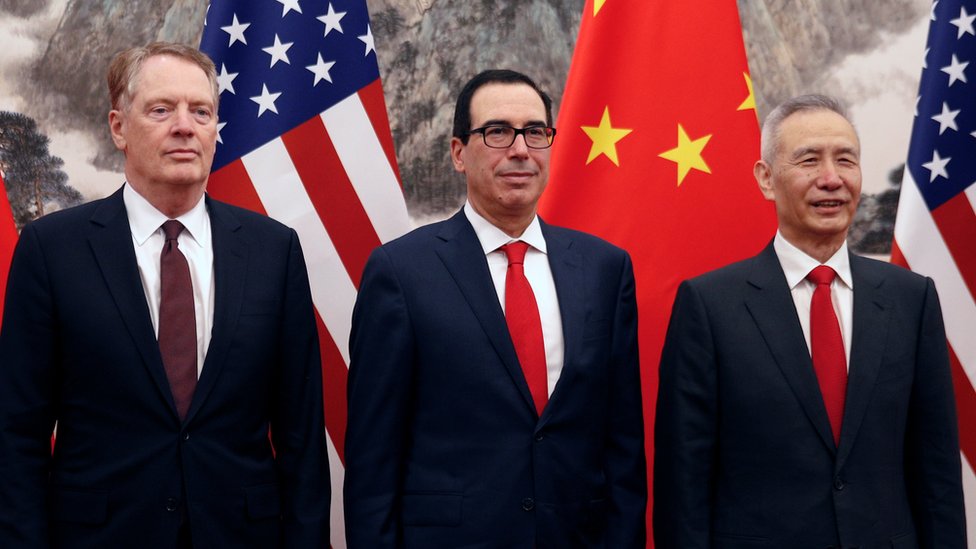 قال البيت الأبيض يقول إنه تلقى إشارة من الصين إلى أن بكين تريد التوصل إلى اتفاق تجاري