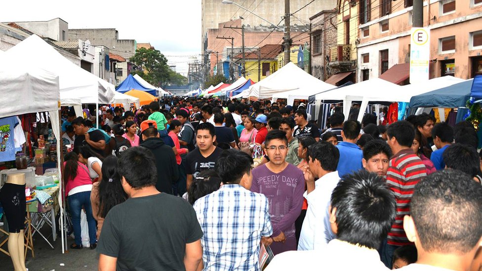 Feria callejera en Brás.
