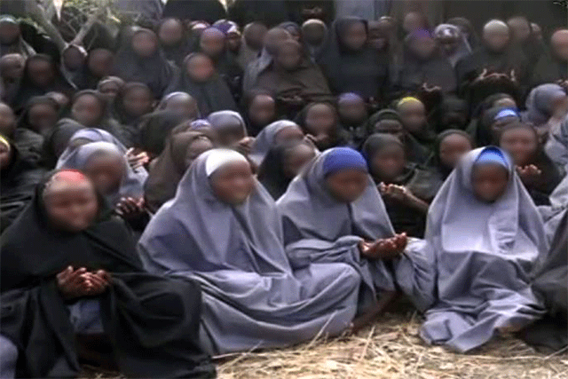 Más de 200 jóvenes fueron secuestradas por Boko Haram en 2014, la mayoría de ellas eran cristianas. Imagen de un video de las jóvenes secuestradas por Boko Haram