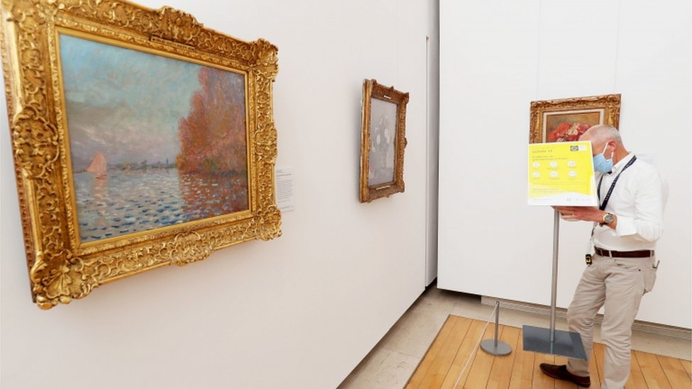 Coronavirus lockdown Pubs, restaurants and barbers reopen in Ireland