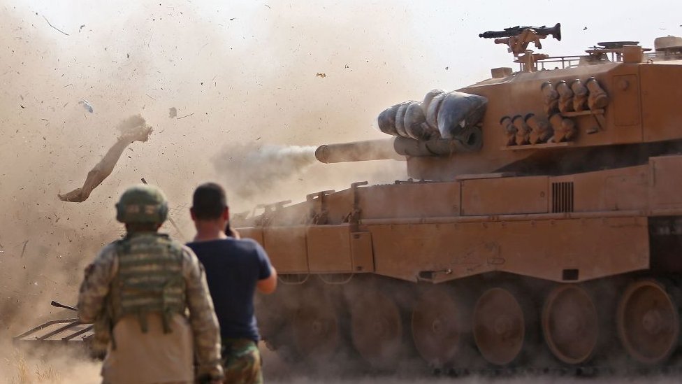 土耳其軍隊在敘利亞北部向庫爾德人武裝發動進攻