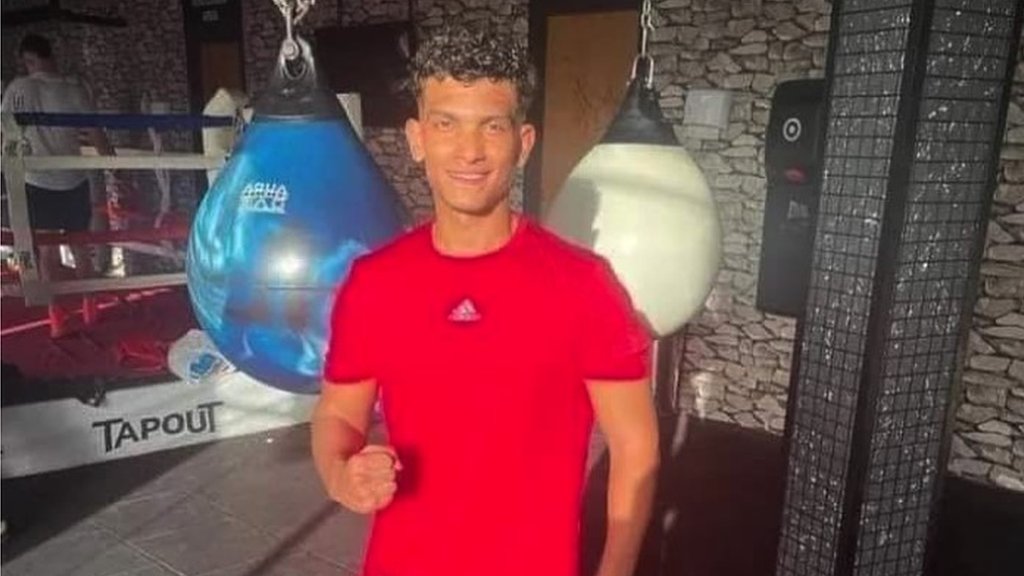 لاعب الملاكمة المصري "رامز حسام"