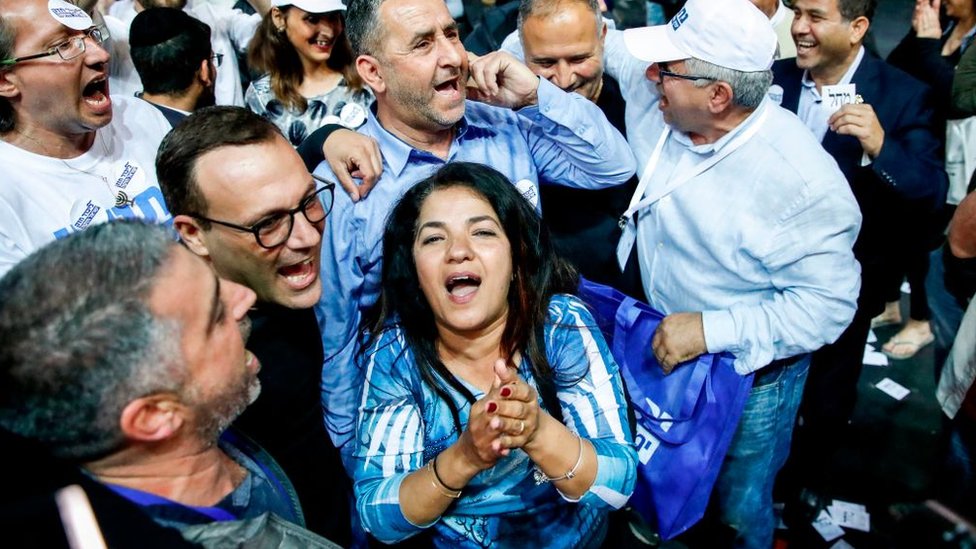 Militantes del Likud festejan los buenos resultados que muestran las encuestas electorales.