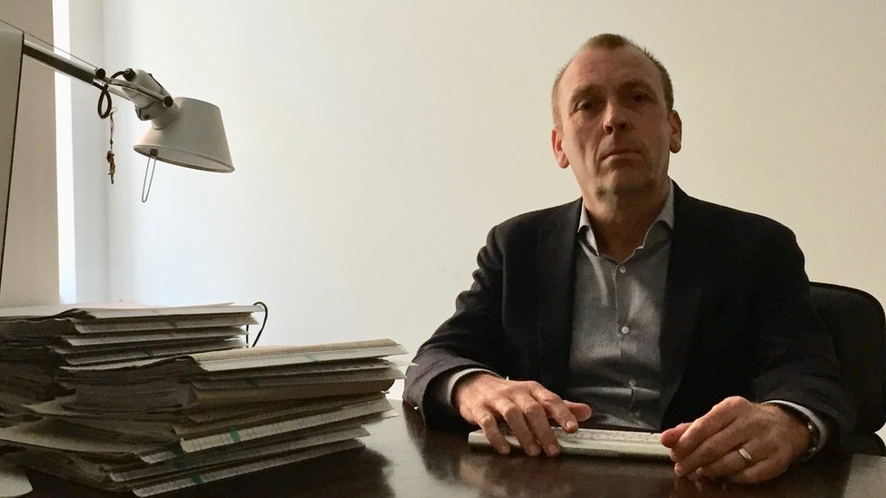 Los coleccionistas privados no suelen estar interesados en saber de dónde vienen sus obras, según Lothar Fremy, un abogado que defiende a los herederos de propietarios. Lothar Fremy