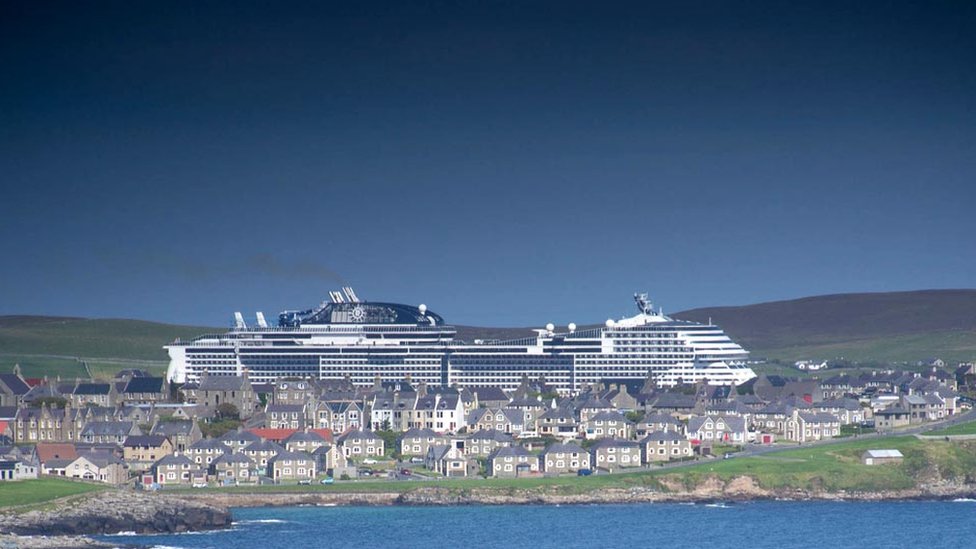 Shetland Enjoys Record Cruise Year With 90 000 Passengers Bbc News
