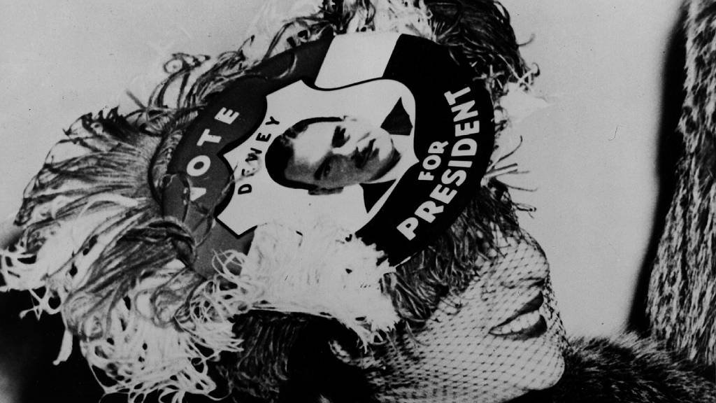 Señora con sombrero de campaña presidensial 1948