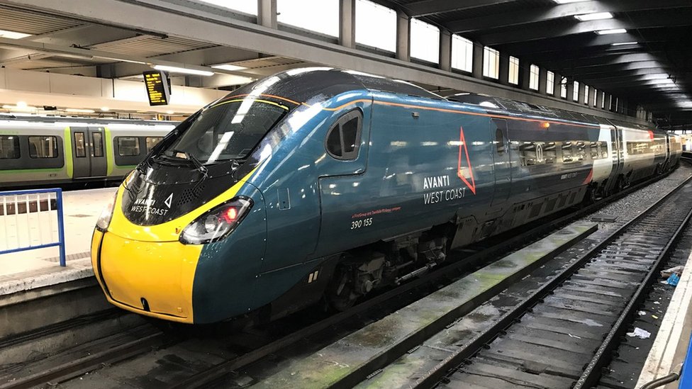 Поезд Avanti West Coast Pendolino на лондонском вокзале Юстон