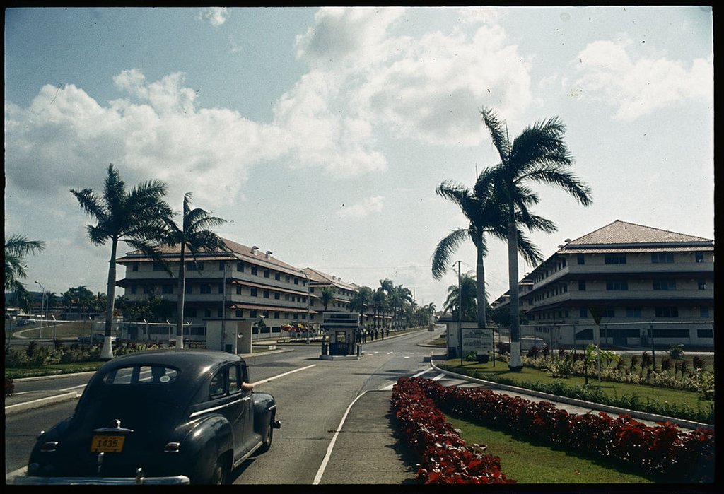 Entrada a la Zona del Canal de Panamá, 1968.