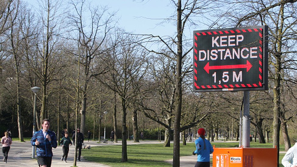 Gente corriendo en Ámsterdam.
