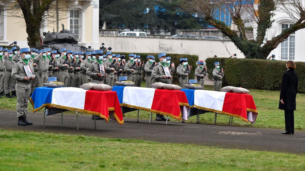 French Defence Minister Florence Parly pays tribute to three soldiers killed in Mali at a ceremony in France, 5 January 2021