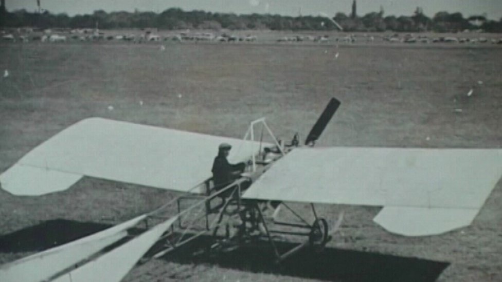 Prvi let Ivana Sarića