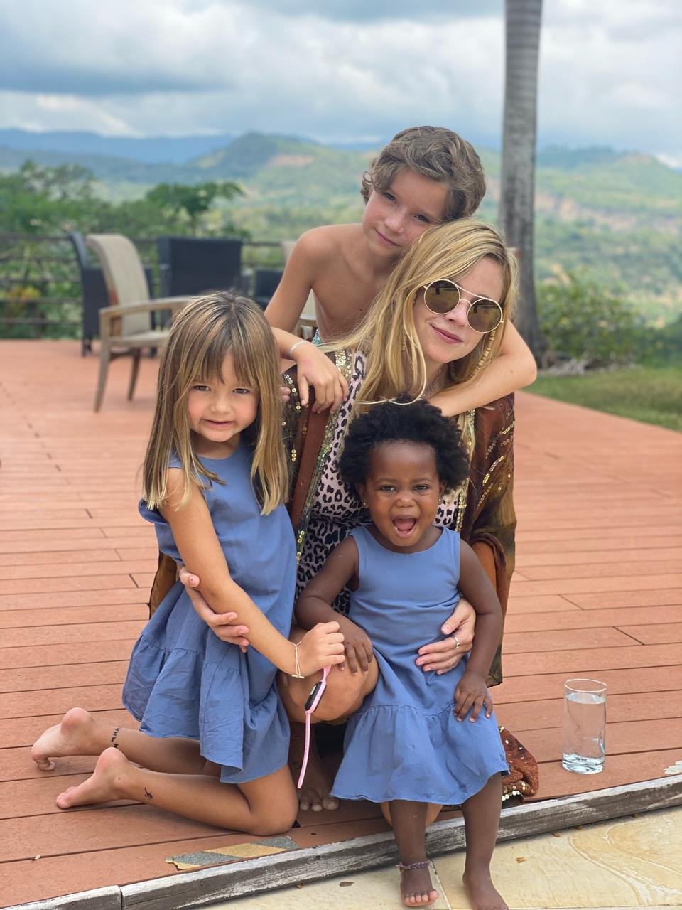 Natalia Bahamón con sus hijos
