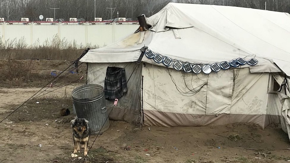 Jedan od šatora u kojem su bili smešteni migranti u Beogradu