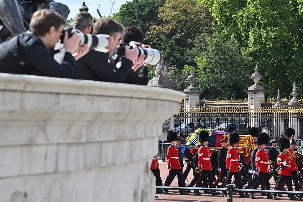 The coffin leaving the grounds of Buckingham Palace and heading down The Mall