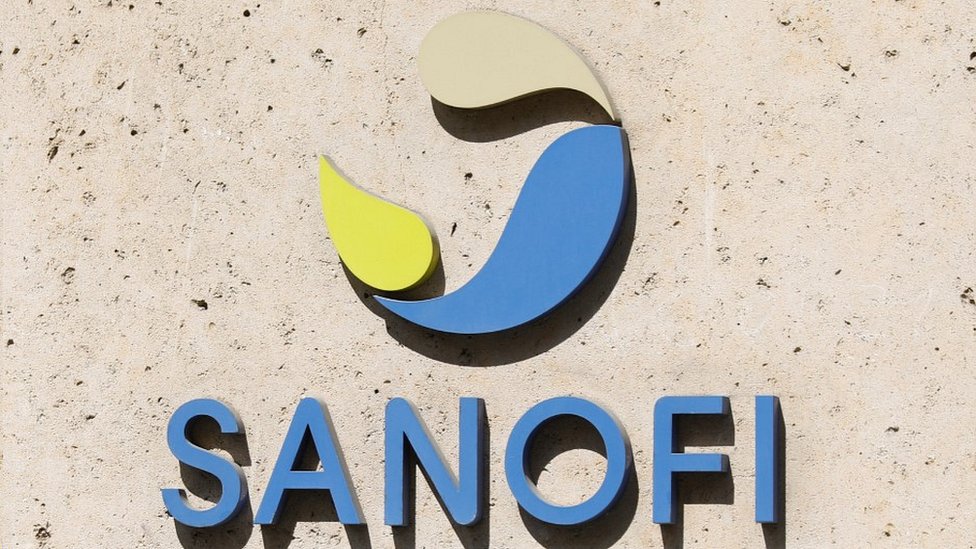 Логотип санофи в штаб-квартире в Париже, фото из файла
