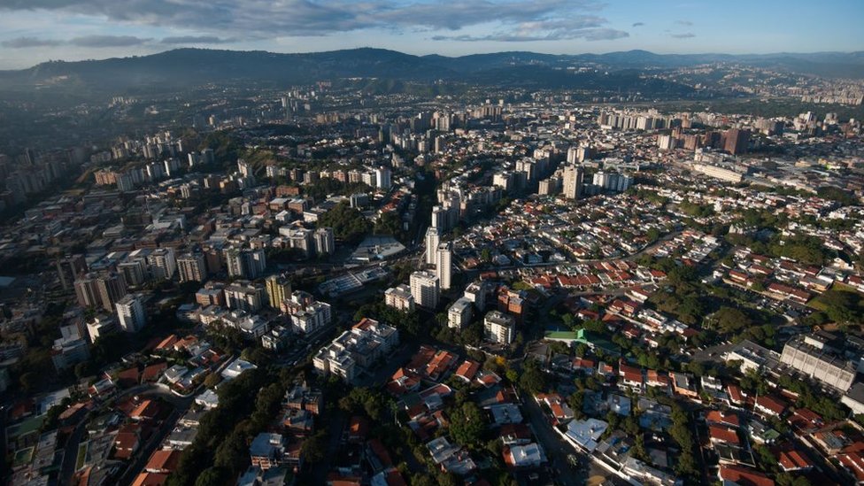 Este domingo, los venezolanos van a las urnas para elegir a los miembros de una Asamblea Nacional Constituyente, con el fin de modificar la Carta Magna. Vista aérea de Caracas.
