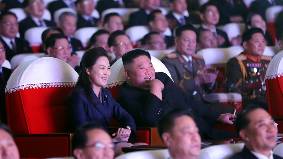 North Korean Leader Kim Jong Un S Wife Makes First Appearance In A Year Bbc News