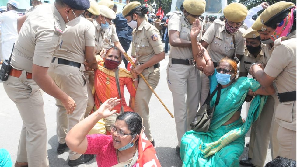 Протестующие в городе Бангалор