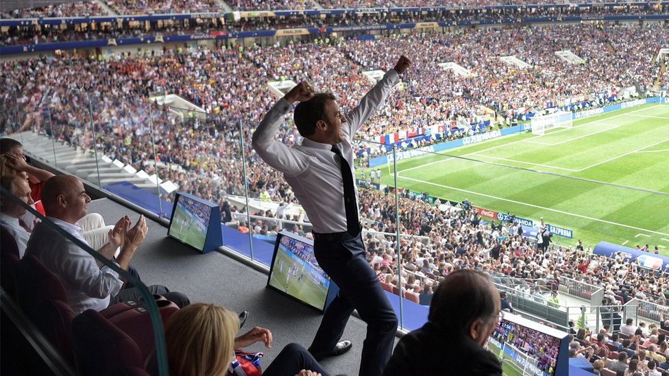   Macron celebra el gol en la final de la Copa del Mundo Francia-Croacia 