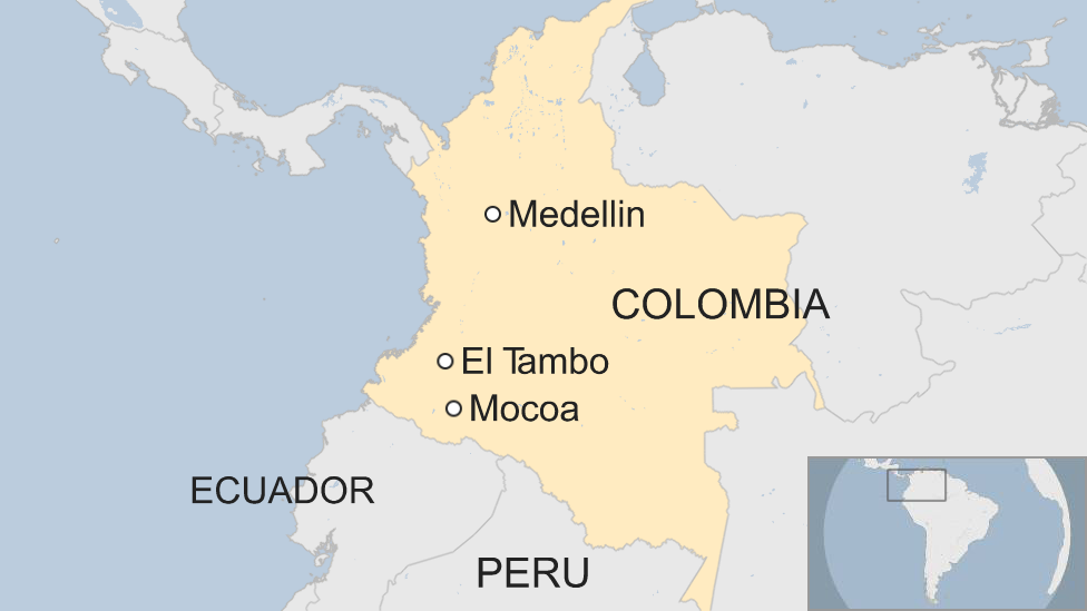 Карта, показывающая Колумбию и местоположения Мокоа, Эль-Тамбо и Медельина - с соседними Эквадором и Перу также отмеченными