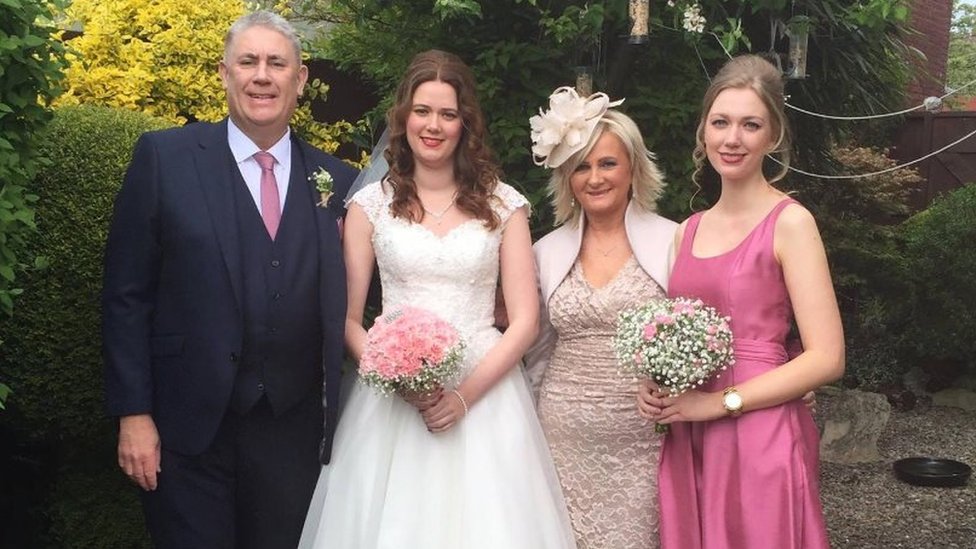 Али с женой и дочерьми в день свадьбы Элисон