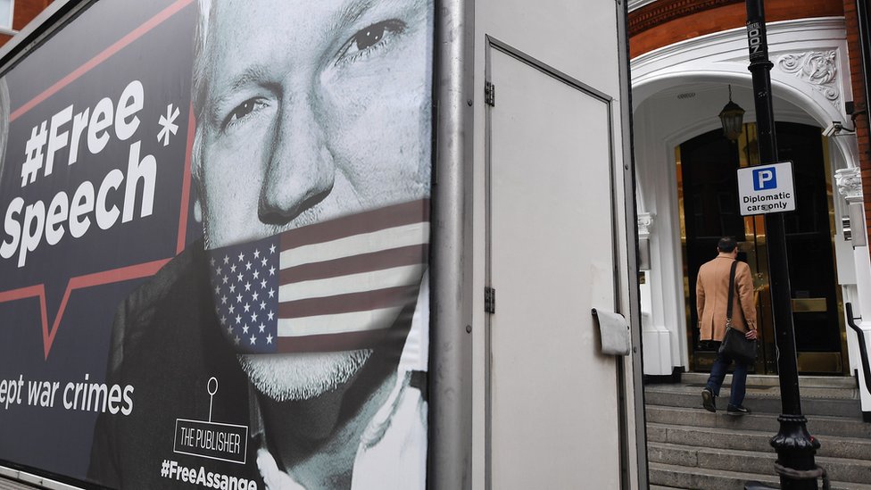 Poster a favor de Assange