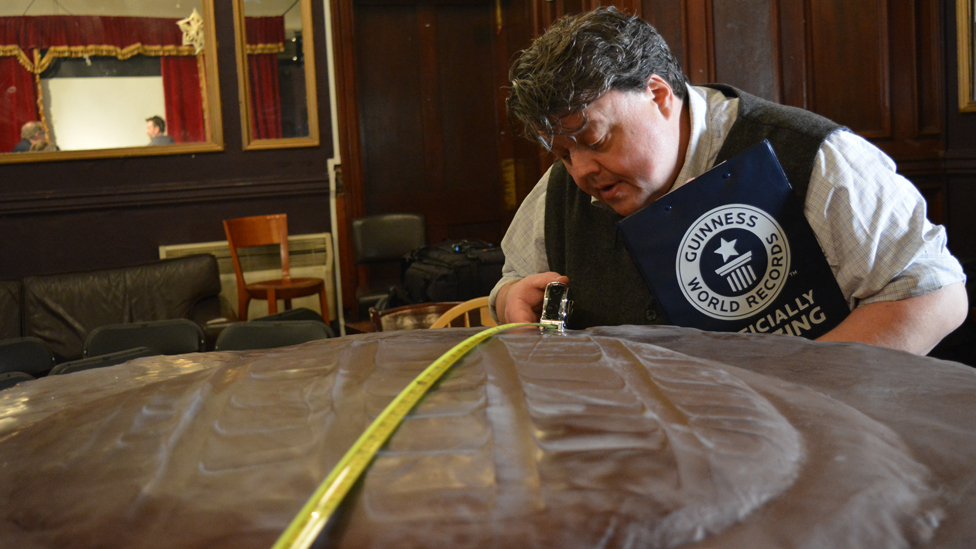 Cake Or Biscuit Why Jaffa Cakes Excite Philosophers Bbc News