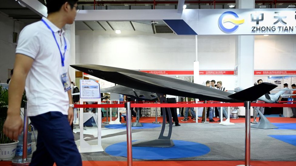 Modelo de un dron FL-71 chino en la exposición de Equipos de Defensa y Tecnología en Pekín, 18 de junio de 2019