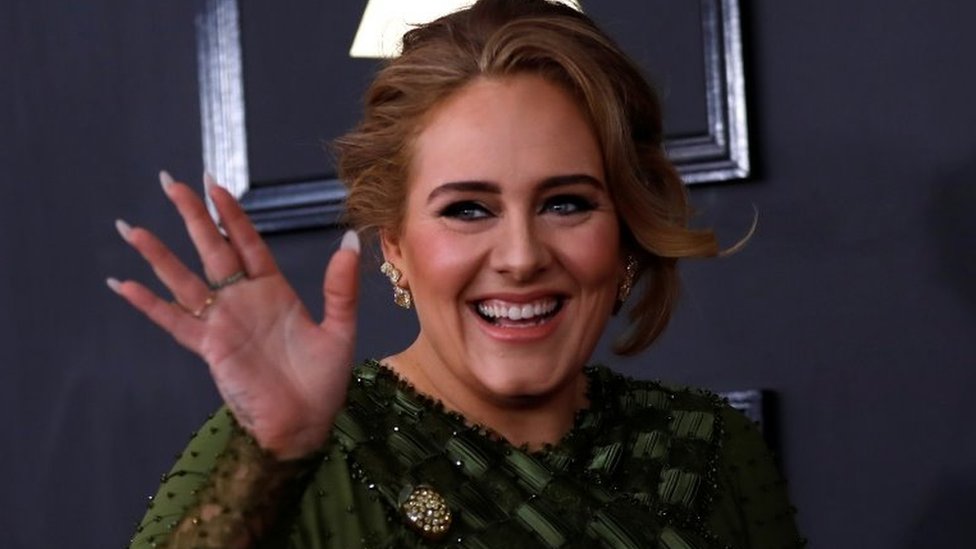 Adele ile konuştuğu sırada yeni albümünü dinlemediğini söyleyen sunucunun röportajı iptal edildi