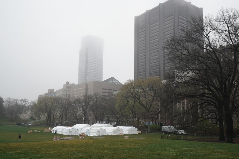 Un hospital de campaña fue instalado en el Central Park de Nueva York.