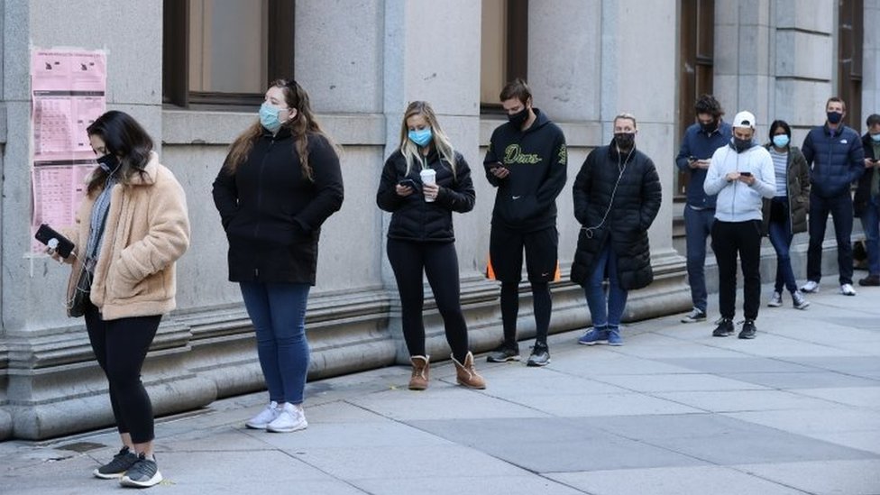 People queue in Philadelphia, Pennsylvania. Photo: 3 November 2020