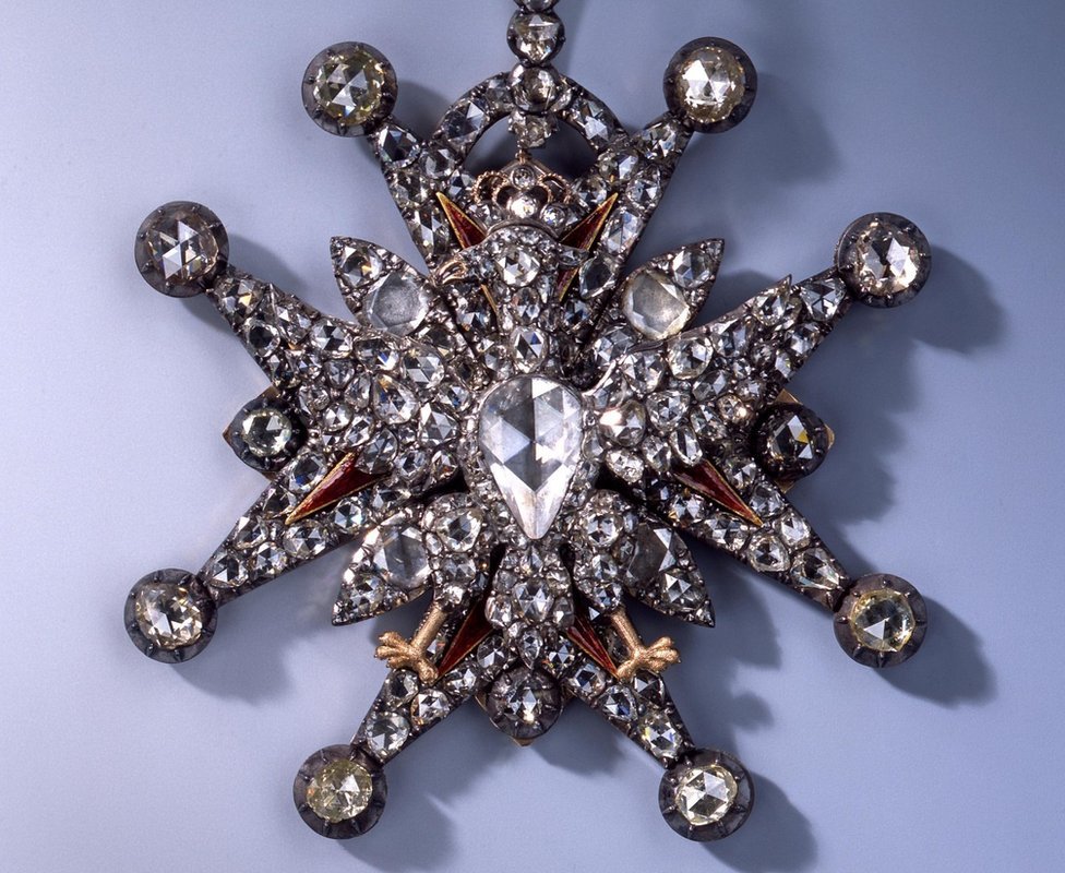 Otra de las joyas de la colección robada. Otra de las joyas de la colección robada.